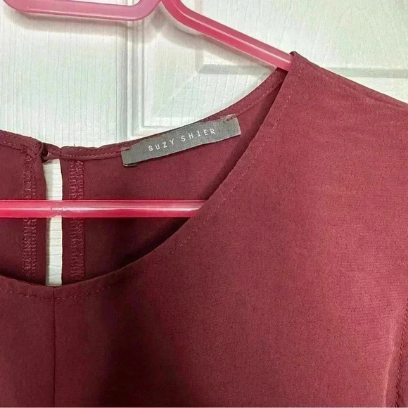 Suzy Shier Blouse Sleeveless Cross  Front Burgundy Size Large - Picture 3 of 16
